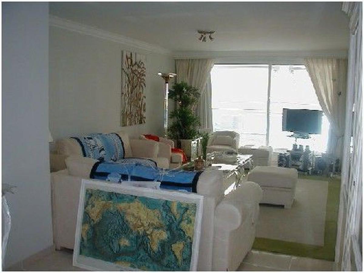 3 bedrooms House in Maldonado, Uruguay No. 8653