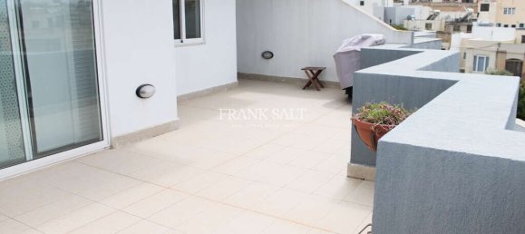 Penthouse T2 em Swieqi, Malta N.º 8842 3