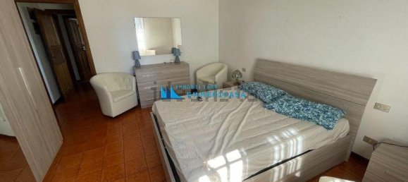 6 bedrooms Villa in Carrara, Italy No. 215094 13