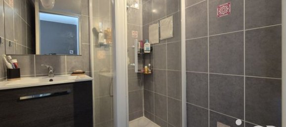 Casa de 5 dormitorios en Deux-Sevres, France No. 301900 4