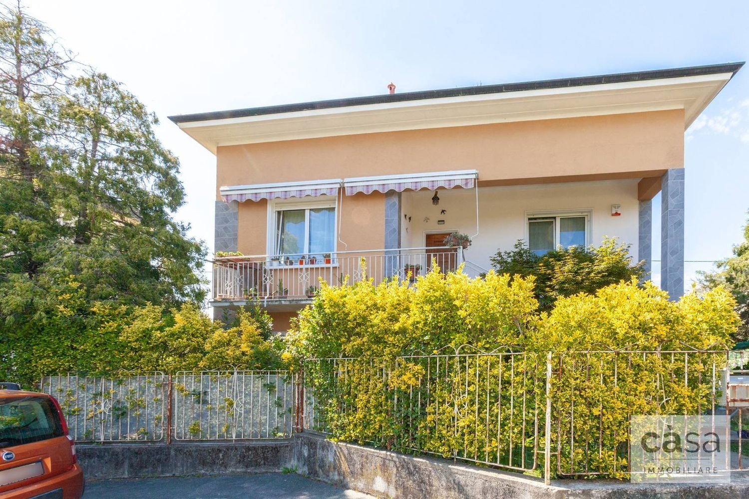 7-Zimmer Villa in Gazzada Schianno, Italy, Nr. 312017