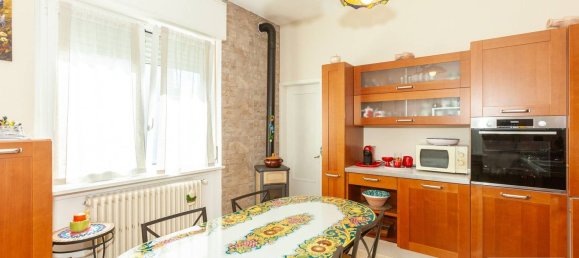 7-Zimmer Villa in Gazzada Schianno, Italy, Nr. 312017 40