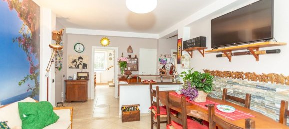 7-Zimmer Villa in Gazzada Schianno, Italy, Nr. 312017 5