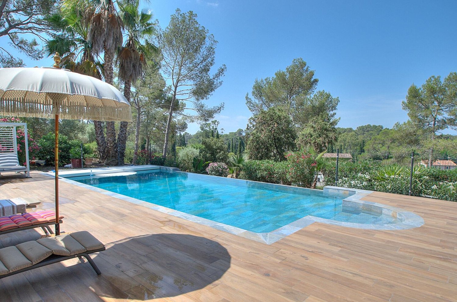 5 bedrooms Villa in Puget-sur-Argens, France No. 303935