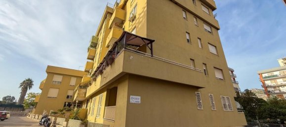 3 bedrooms Apartment in Palermo, Italy No. 329335 8