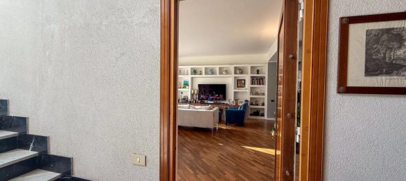 3 bedrooms Apartment in Palermo, Italy No. 329335 5