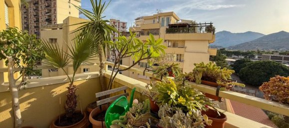 3 bedrooms Apartment in Palermo, Italy No. 329335 6