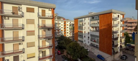 3 bedrooms Apartment in Palermo, Italy No. 329335 9