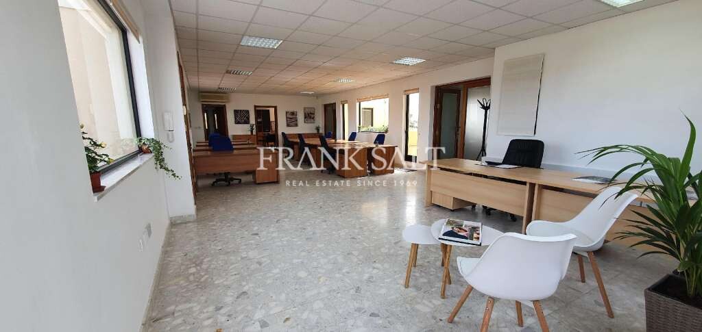  مكتب في Naxxar, Malta 220متر مربع رقم 12344