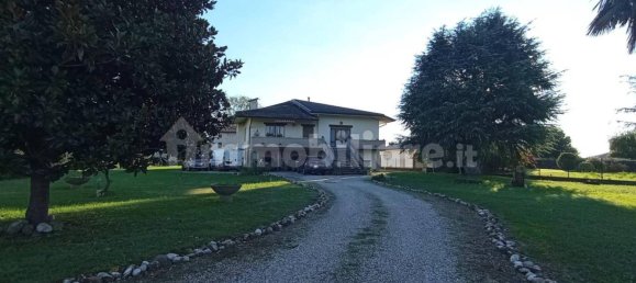 Villa de 4 dormitorios en Udine, Italy No. 21178 3