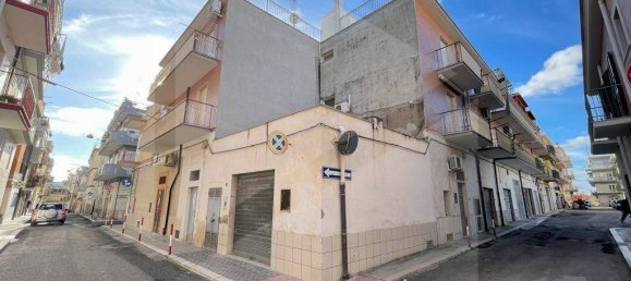 1 bedroom Apartment in Manfredonia, Italy No. 23456 4