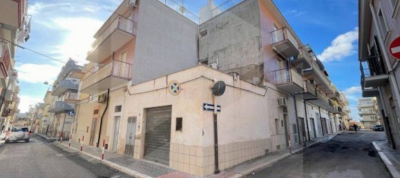 1 bedroom Apartment in Manfredonia, Italy No. 23456 6