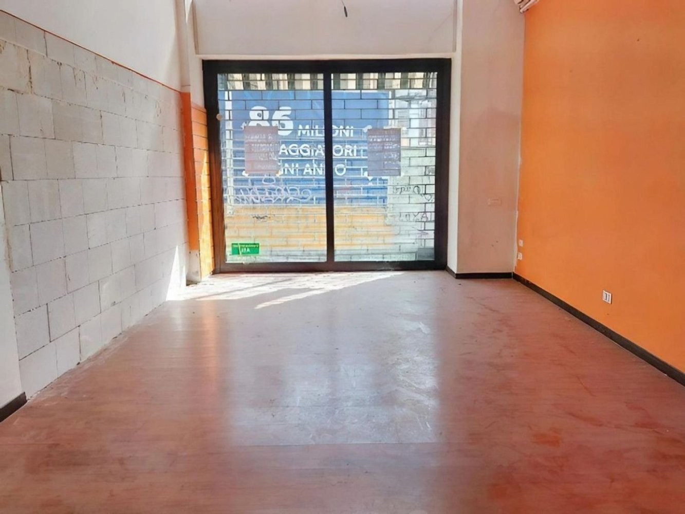 Propiedad comercial en Milan, Italy 111 m² No. 379236