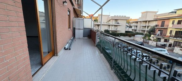 3غرفة منزل ذو طابقين في Fonte Nuova, Italy رقم 64550 7