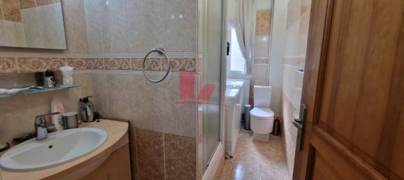 1 bedroom Apartment in Vanves, France No. 185547 3