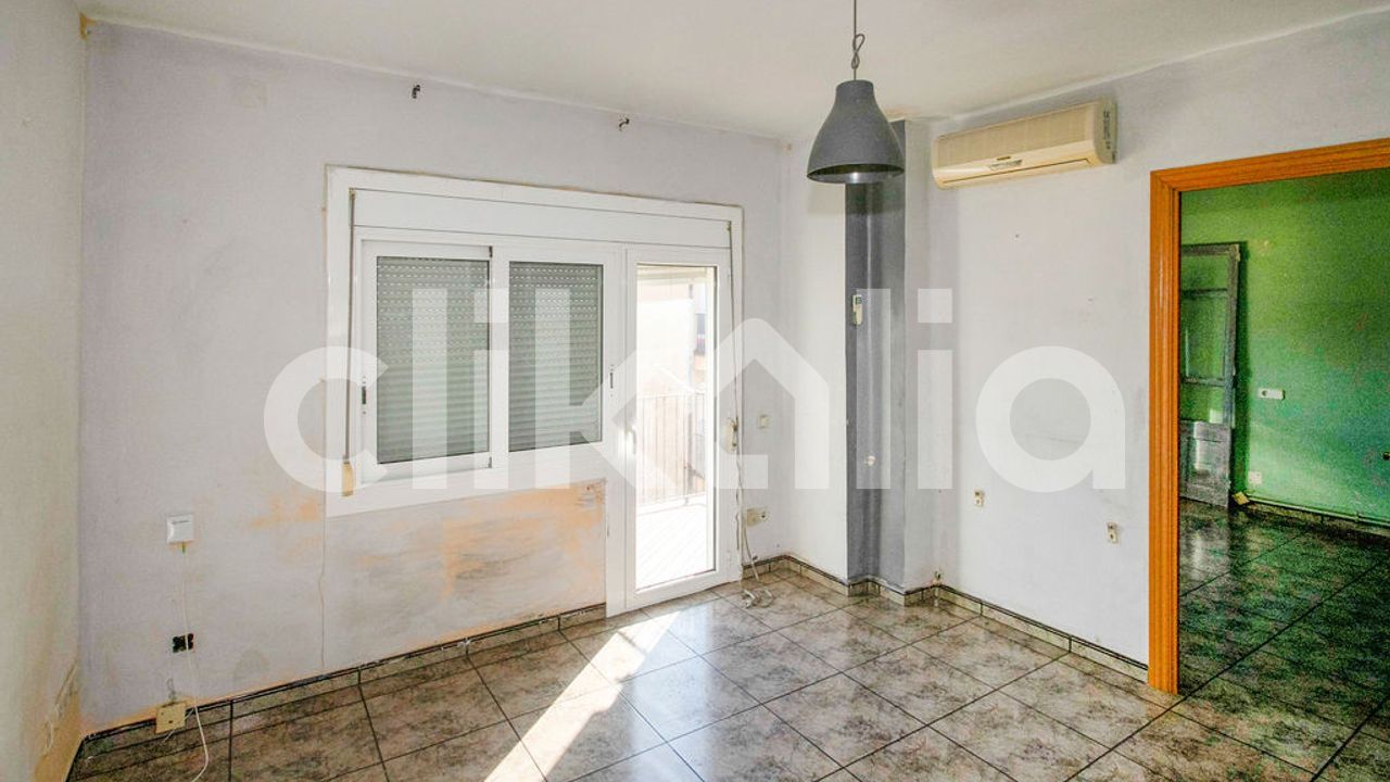 Apartamento de 4 dormitorios en Barcelona, Spain No. 168213