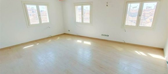 3 Schlafzimmer Penthouse in Venice, Italy, Nr. 61549 13