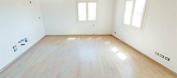 3 Schlafzimmer Penthouse in Venice, Italy, Nr. 61549 17