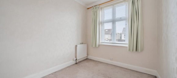 3 bedrooms House in London, United Kingdom No. 7661 6