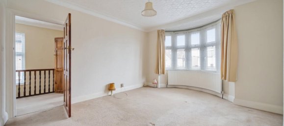 3 bedrooms House in London, United Kingdom No. 7661 10