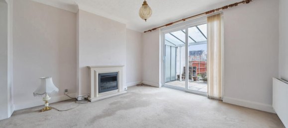 3 bedrooms House in London, United Kingdom No. 7661 14