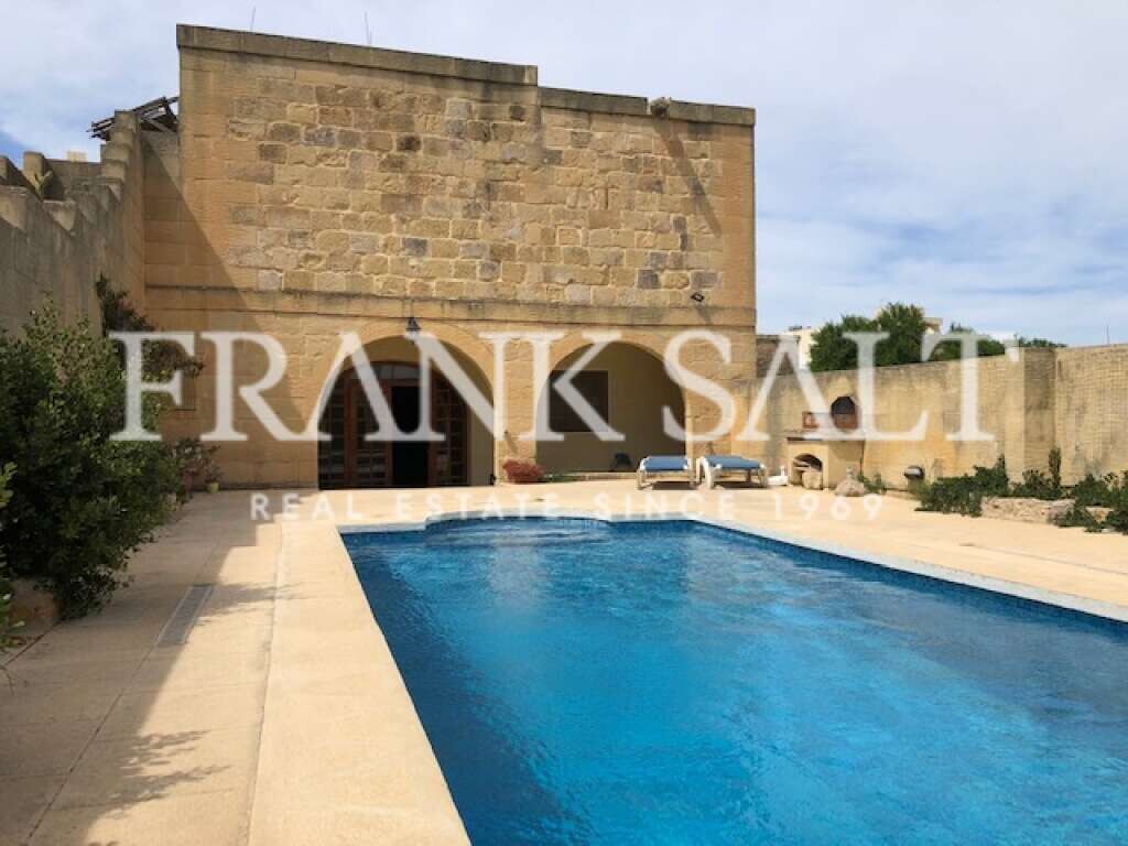3 bedrooms Farm in Victoria, Malta No. 5420