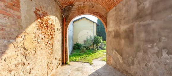 3 bedrooms House in Montemagno, Italy No. 263978 2