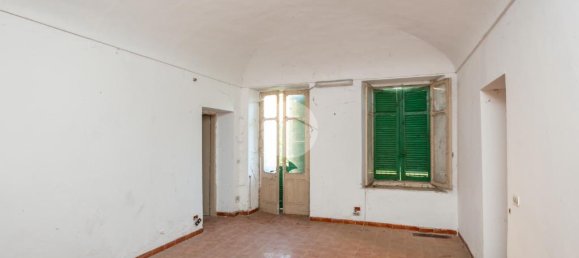 3 bedrooms House in Montemagno, Italy No. 263978 8