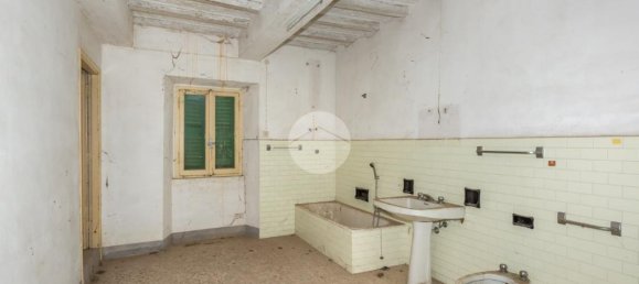 3 bedrooms House in Montemagno, Italy No. 263978 16