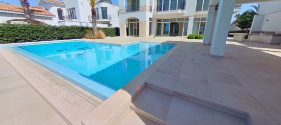 6 dormitorios villa en venta en Pervolia, Larnaka, Cyprus № 26492 5