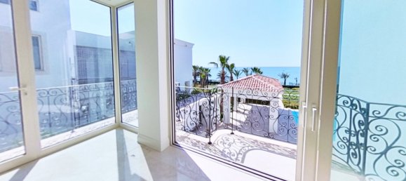 6 dormitorios villa en venta en Pervolia, Larnaka, Cyprus № 26492 9
