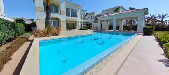 6 dormitorios villa en venta en Pervolia, Larnaka, Cyprus № 26492 3