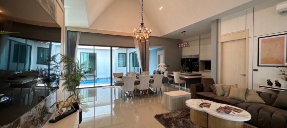 3 bedrooms Villa for sale in Pattaya, Chonburi, Eastern Thailand, Thailand № 62768 9