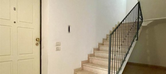 2غرفة شقة في Mantua, Italy رقم 250476 3