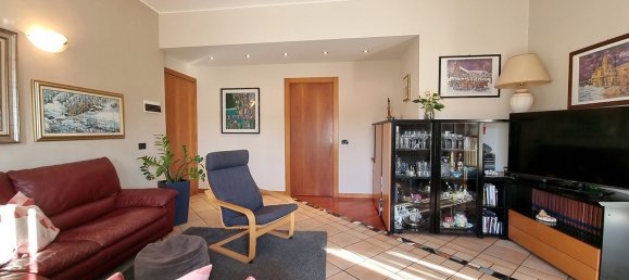 Квартира с 4 комнатами в Бругерио, Италия № 109230 7