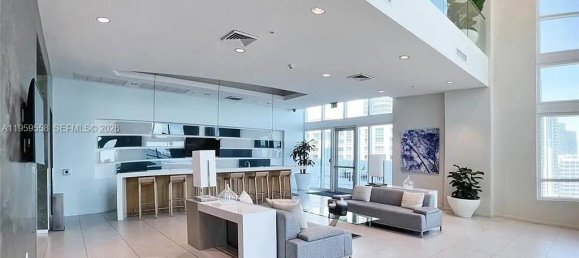 1 Schlafzimmer Gewerbliche Immobilien in Miami, USA, Nr. 615716 4