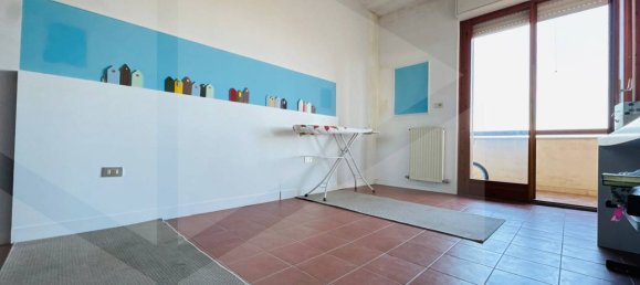 3-salle Appartement à Pescara, Italy No. 22441 15