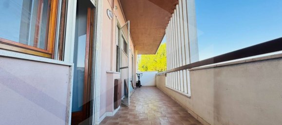 3-salle Appartement à Pescara, Italy No. 22441 11