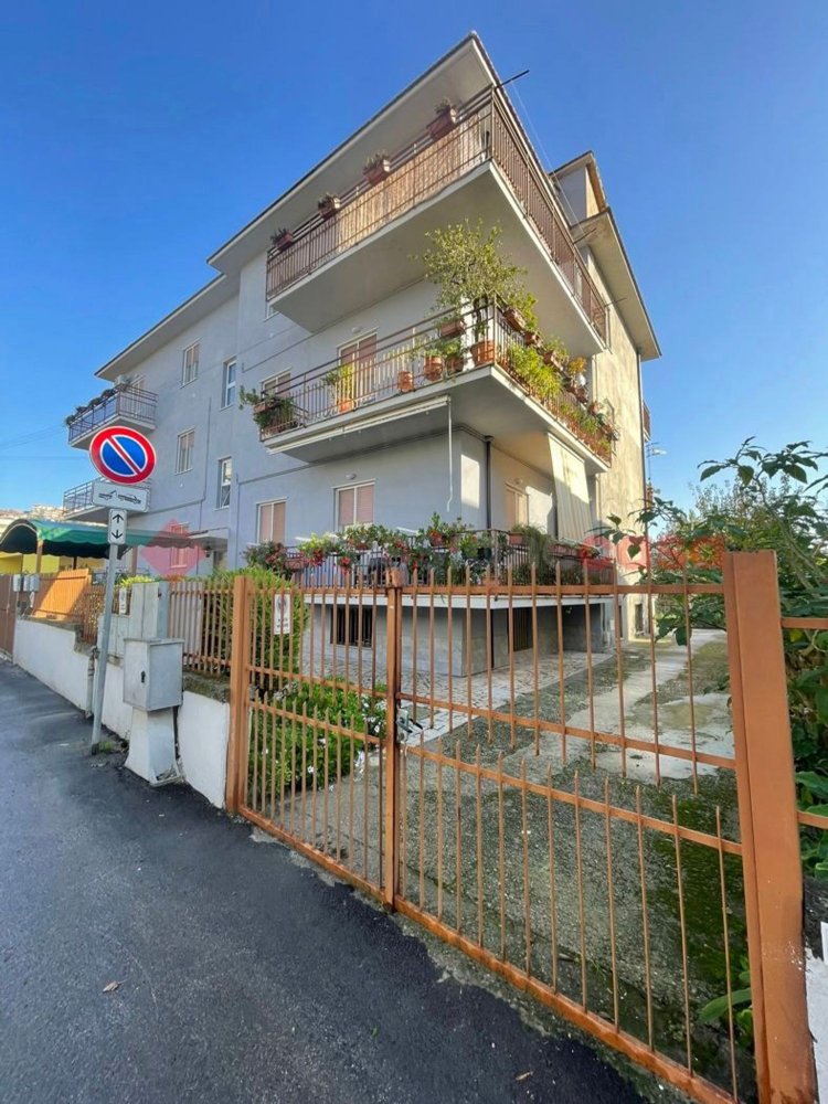  بناية في Minturno, Italy 350متر مربع رقم 259750