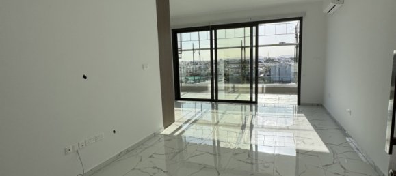 2 bedrooms Apartment in Larnaca, Cyprus No. 26143 2