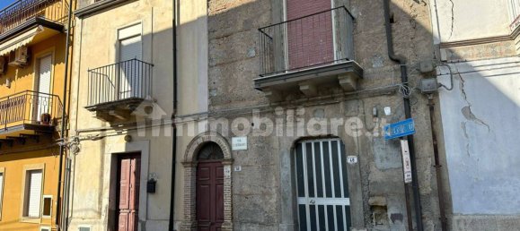 3 bedrooms House in Rodì Milici, Italy No. 178202 4