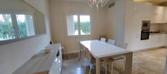 3 Schlafzimmer Villa in Forte dei Marmi, Italy, Nr. 198618 7