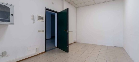 5 rooms Office in Biassono, Italy No. 310953 7