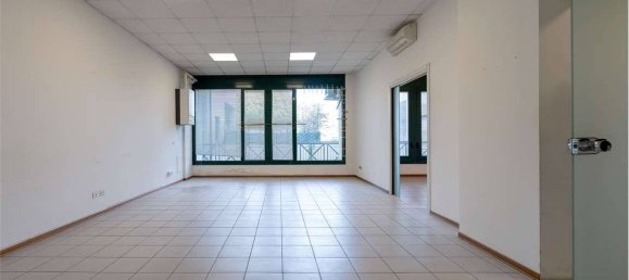 5 rooms Office in Biassono, Italy No. 310953 4