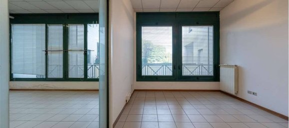 5 rooms Office in Biassono, Italy No. 310953 6