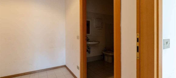 5 rooms Office in Biassono, Italy No. 310953 8