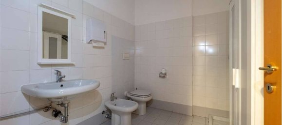 5 rooms Office in Biassono, Italy No. 310953 9