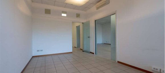 5 rooms Office in Biassono, Italy No. 310953 11