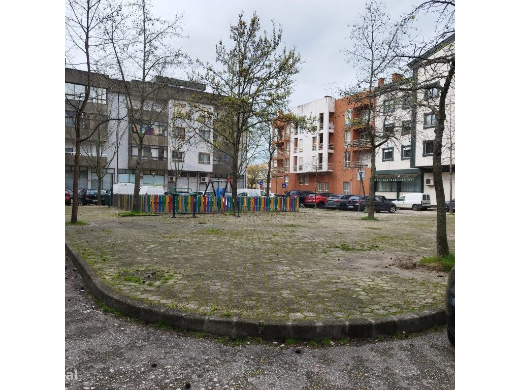 200m² Commercial property in Aveiro, Portugal No. 147053