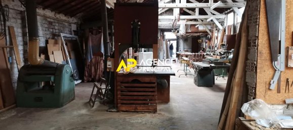 2 bedrooms Building in Bezons, France No. 187625 4